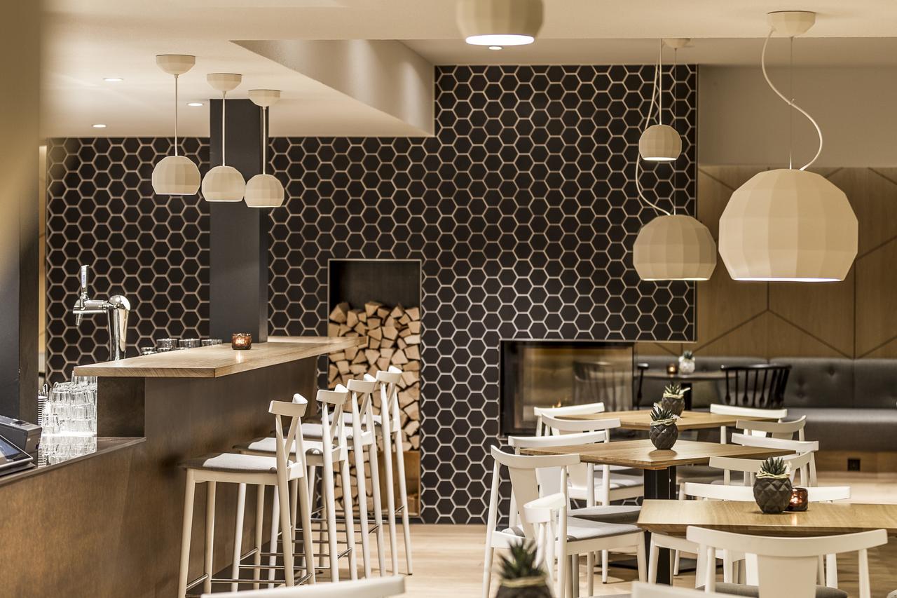 Gyger Restaurant Confiserie B&B Thusis Exteriör bild